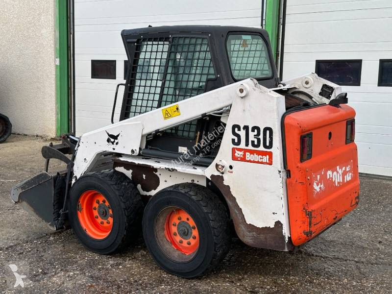 Shovel Bobcat