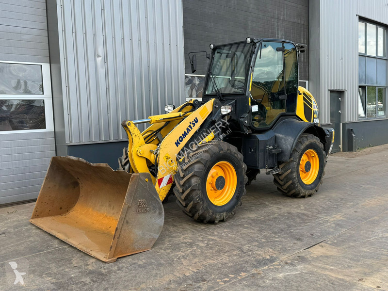 Pala Komatsu WA100M-8EO - New Tires