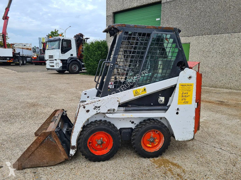 Shovel Bobcat