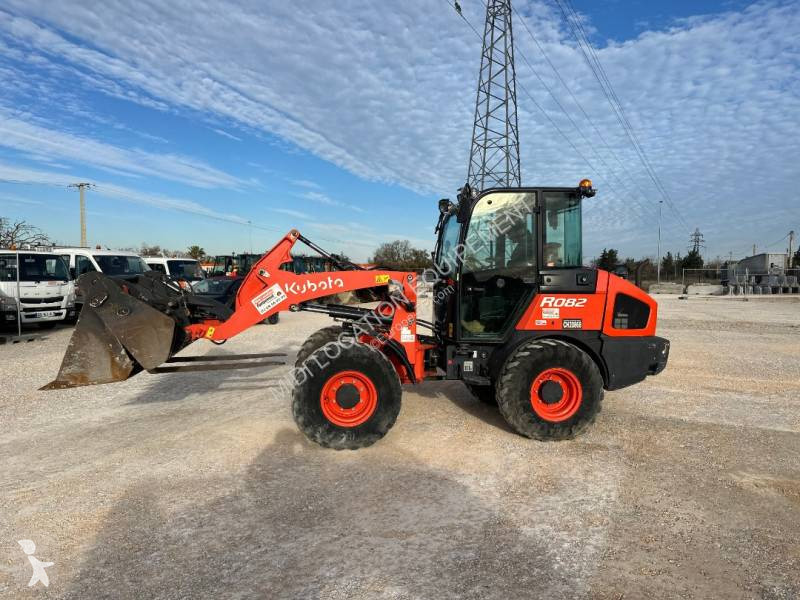 Pala cargadora Kubota R082