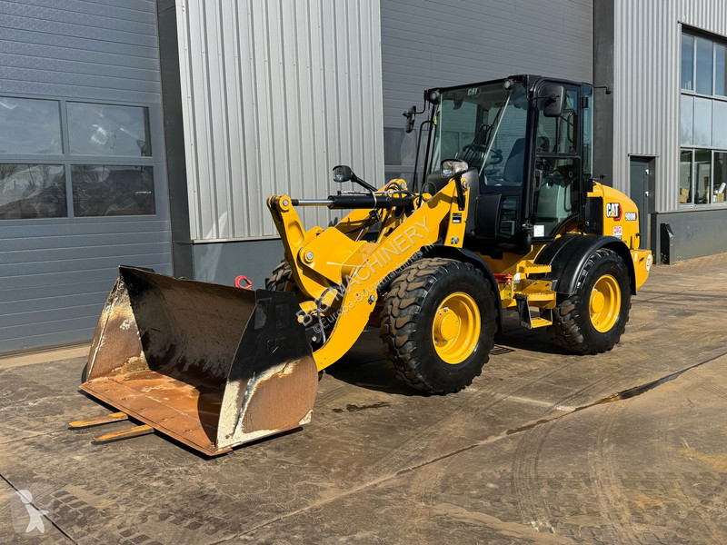 Shovel Caterpillar M