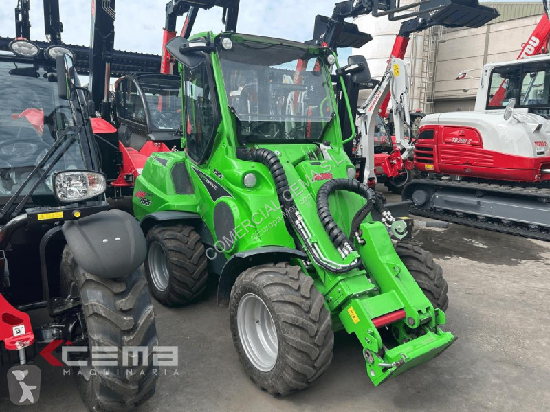Pala cargadora Avant tecno 755i