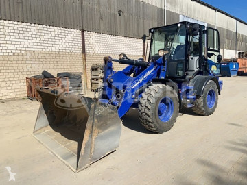 Caterpillar 908 908M with quickcoupler, bucket and forks