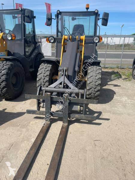 Incarcator Mecalac AX700