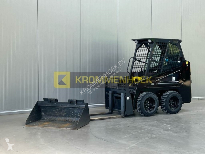 Pala cargadora Bobcat Black edition