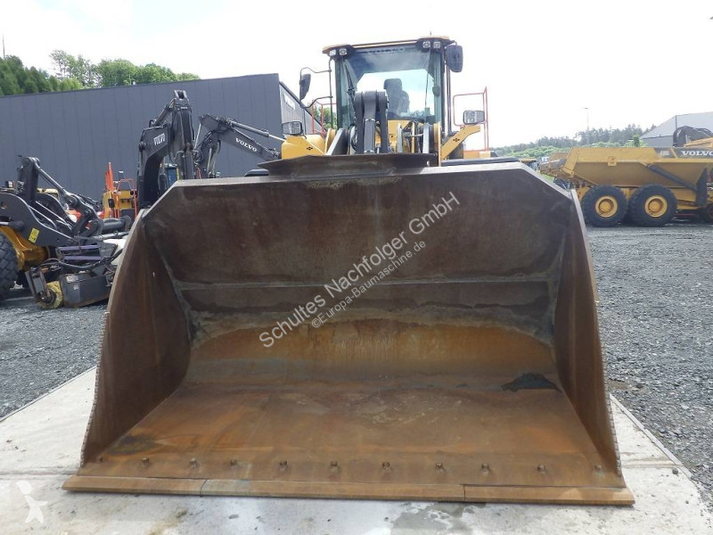 مُحمّلة Volvo L 220 H