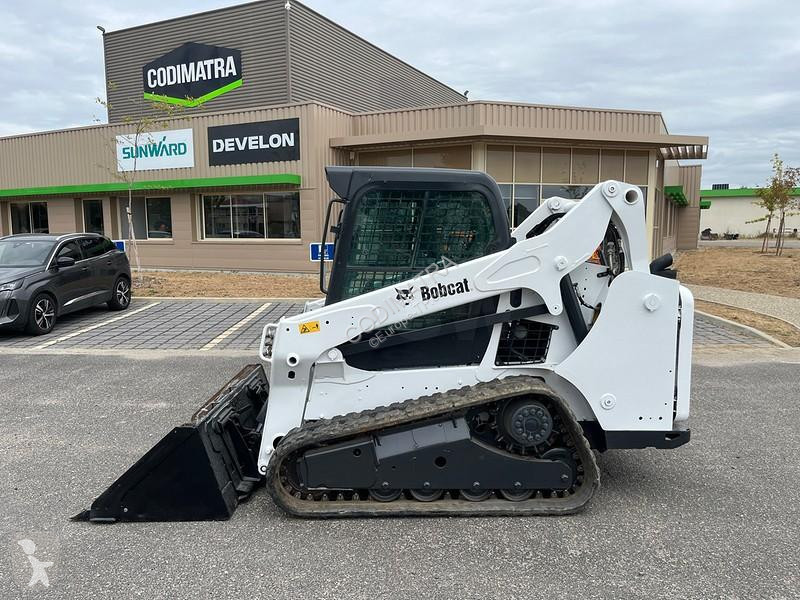 Pá carregadora Bobcat  T590