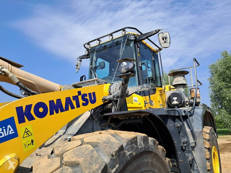 Pá carregadora Komatsu WA500-8E0