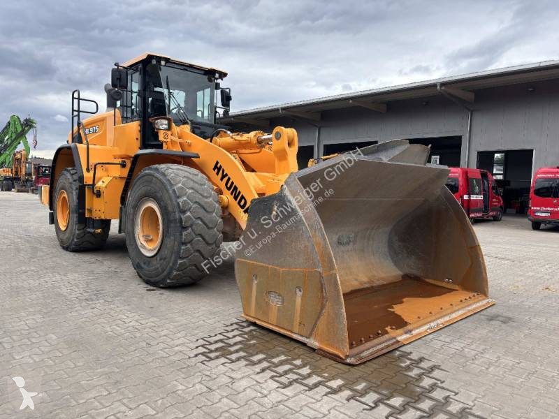 Shovel Hyundai HL 975
