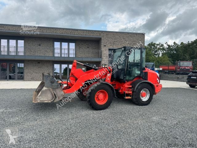 Incarcator Caterpillar 908M Radlader 6460 Kg...
