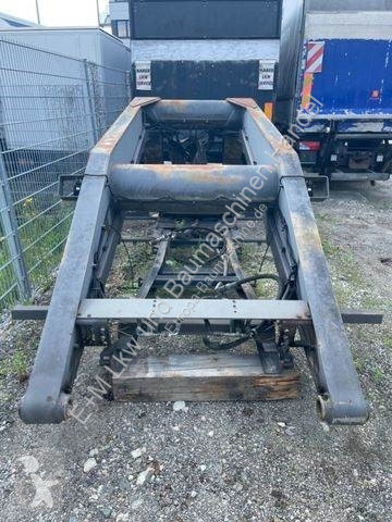 مُحمّلة Volvo ARM FÜR L180 MIT ZYLINDER