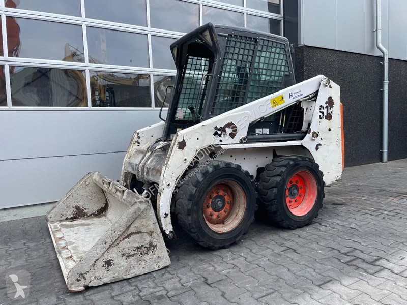 Shovel Bobcat
