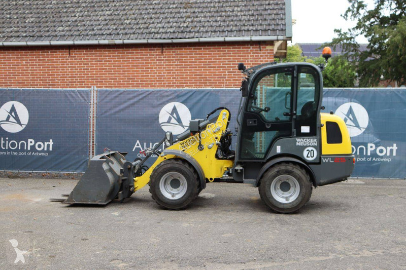 Pala cargadora Neuson WL25