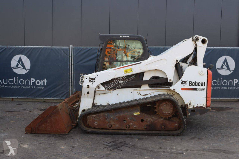 Shovel Bobcat