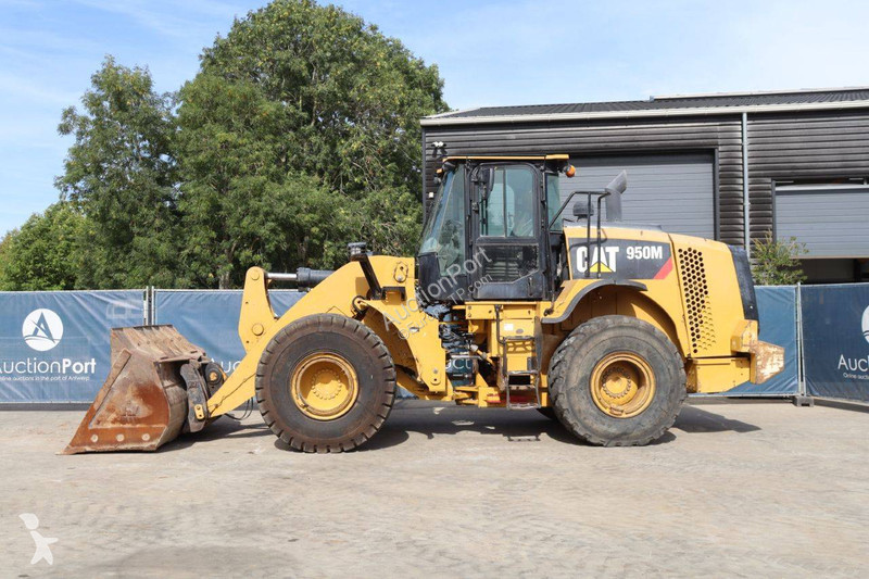Shovel Caterpillar M