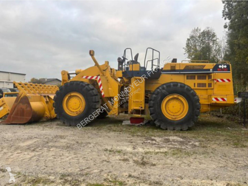 Товарач Komatsu WA700