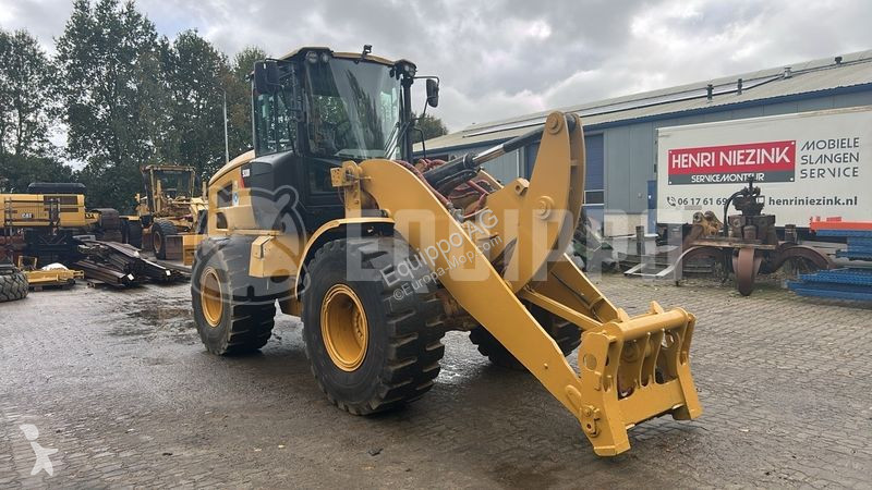 Nakladač Caterpillar 930M