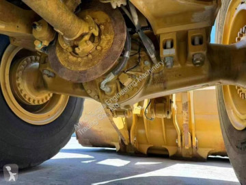 Колёсный погрузчик Caterpillar