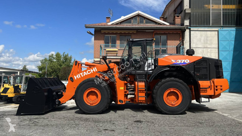 Ładowarka Hitachi 6