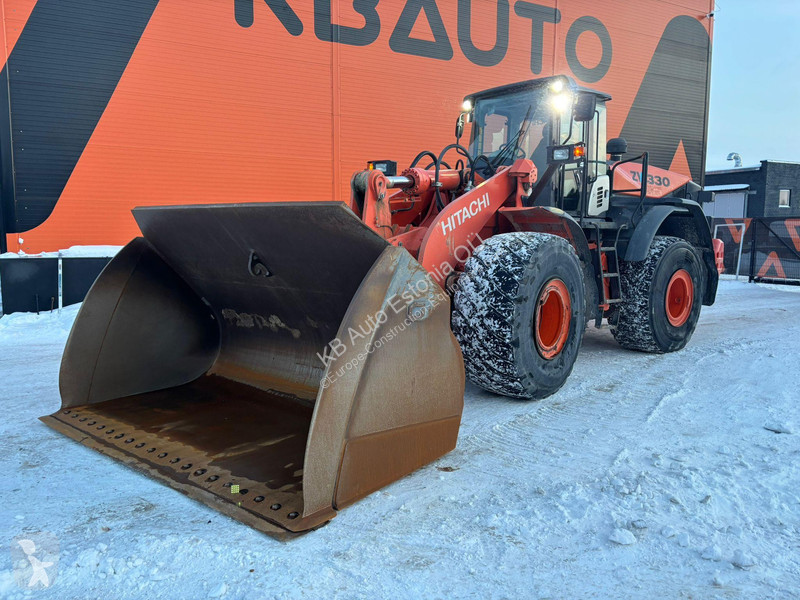 Фронтальный погрузчик Hitachi 3305B 5500 l BUCKET