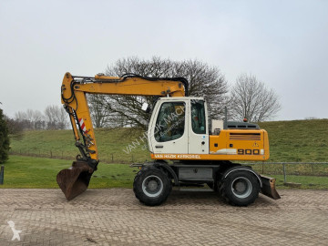 Pelle sur pneus Liebherr