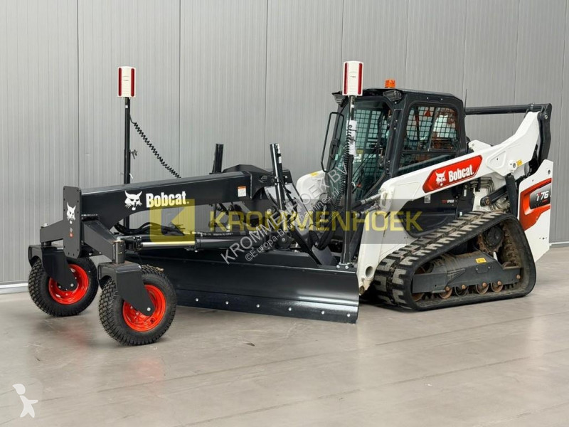 مُحمّلة Bobcat T 76 + Laser Grader 244 cm