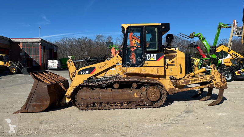 Nakladač Caterpillar