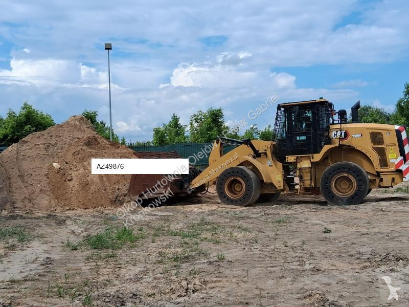Nakladač Caterpillar 950M