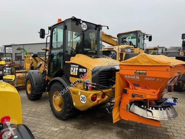 Nakladač Caterpillar 907 M