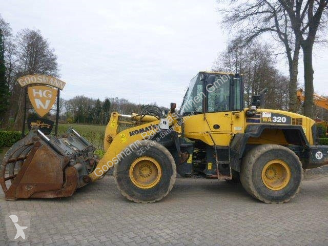 مُحمّلة Komatsu 3205