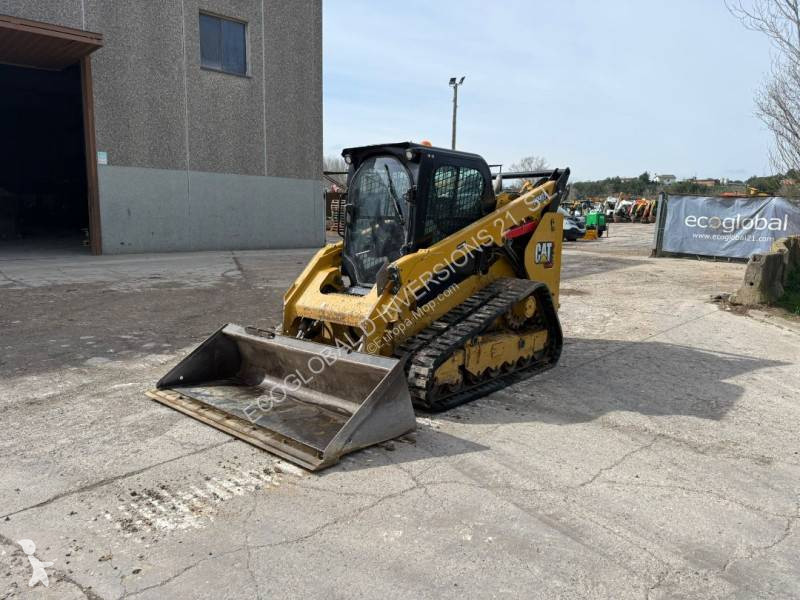 Nakladač Caterpillar 3 XE