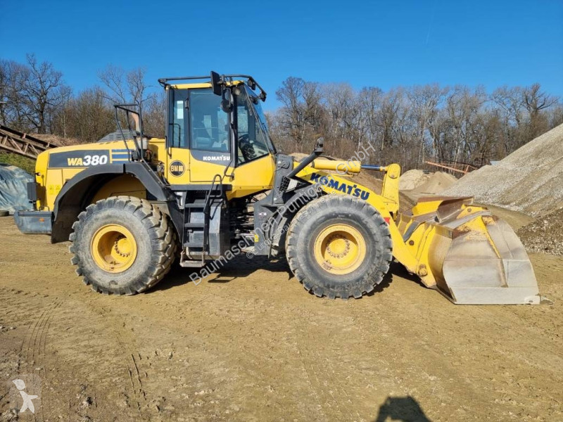 مُحمّلة Komatsu 3808