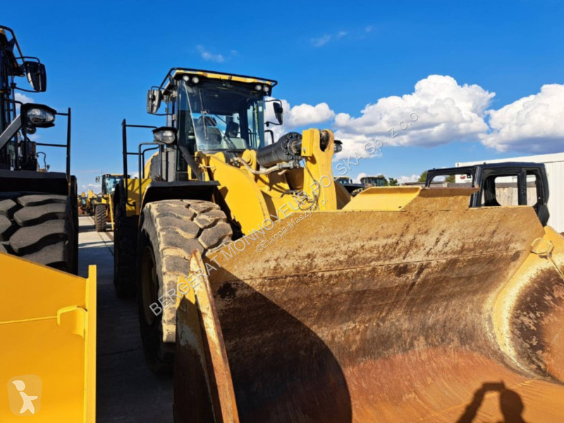 Nakladač Caterpillar 972