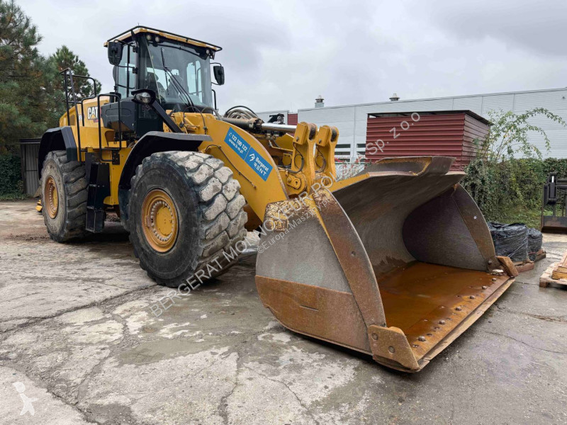 Nakladač Caterpillar 980