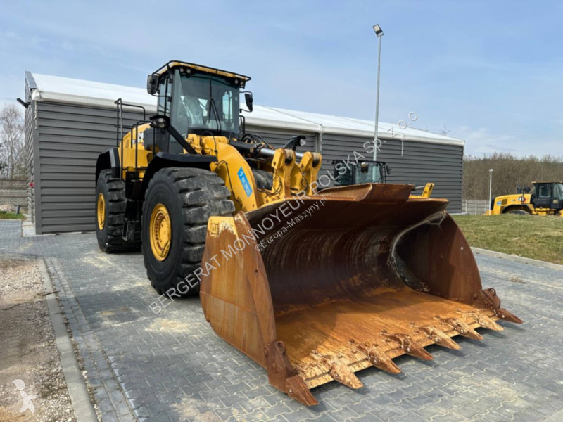 Nakladač Caterpillar 980
