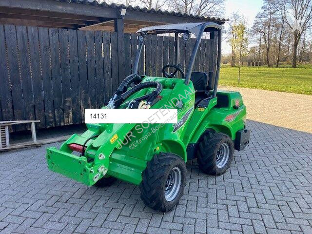 Nakladač Avant tecno 528 TDL