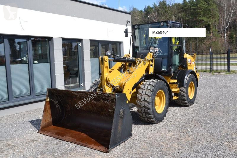 Nakladač Caterpillar 908 M