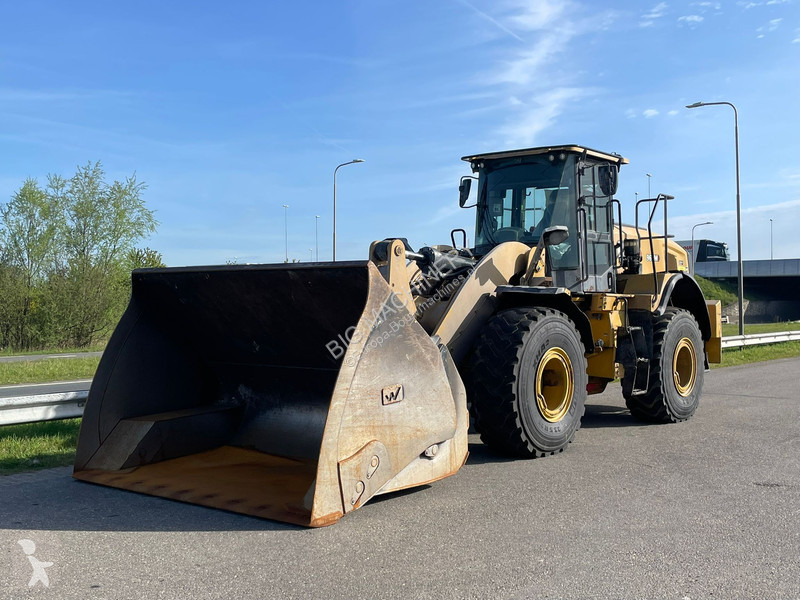 Nakladač Caterpillar 962M