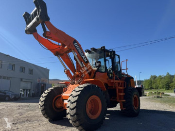 Колёсный погрузчик Doosan