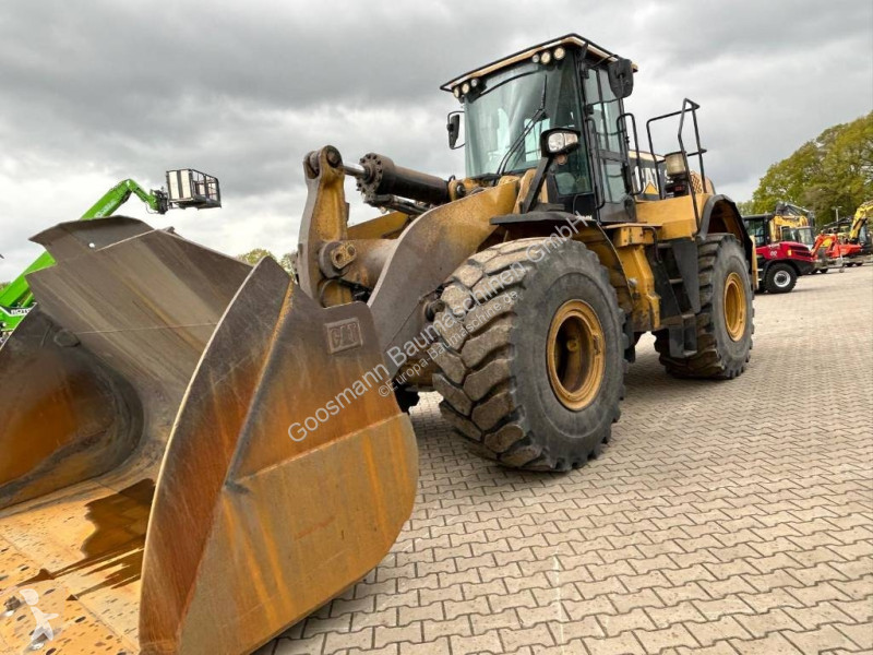 Nakladač Caterpillar 972 M