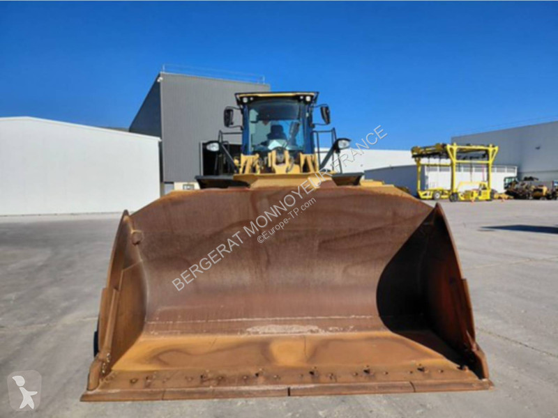 Nakladač Caterpillar 972M XE