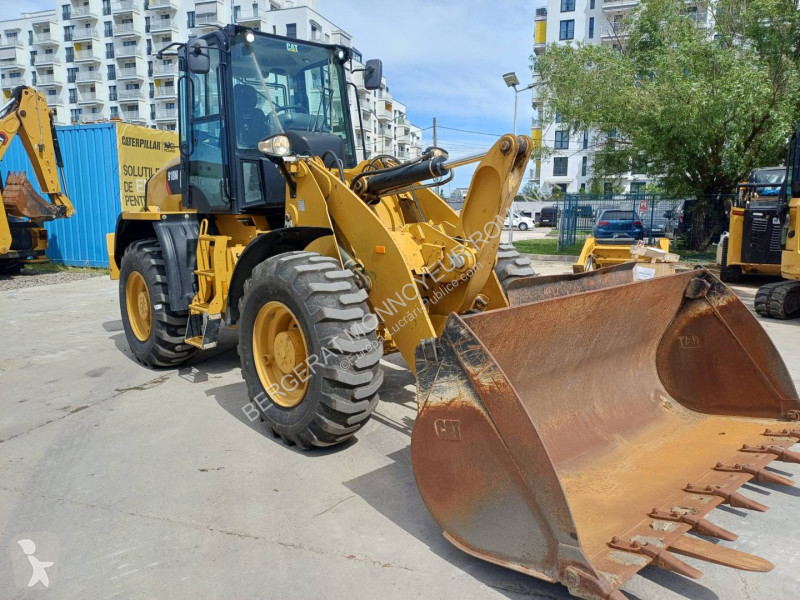 Nakladač Caterpillar 918M