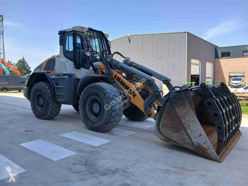 Nakladač Liebherr L 526