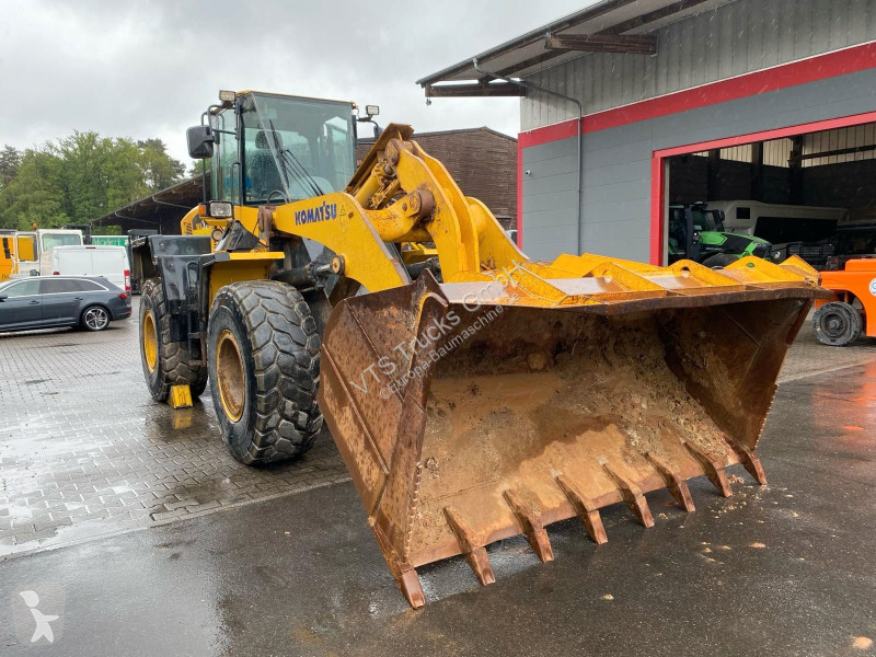 Incarcator Komatsu WA 320Radlader inkl. Schaufel