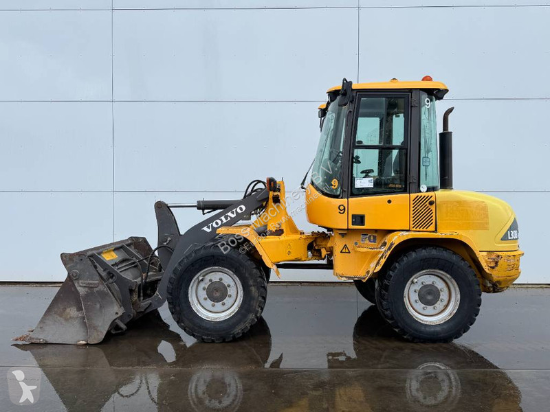 Nakladač Volvo B - Bucket + Forks / Quick Coupler