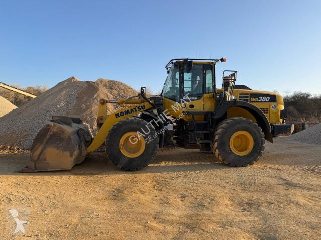 مُحمّلة Komatsu 8E0