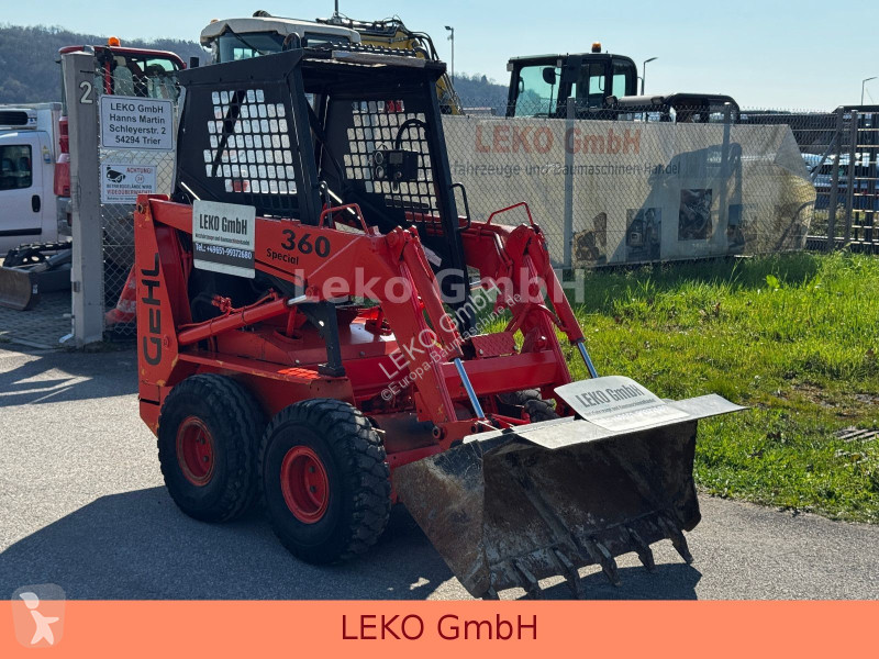 Nakladač Gehl 360 Radlader