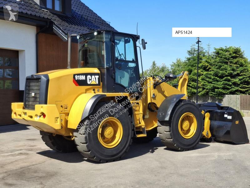 Nakladač Caterpillar 918 M