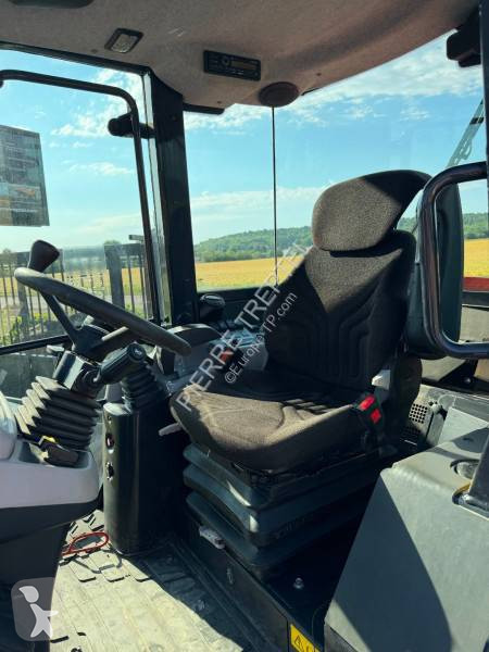 Nakladač Kubota R090