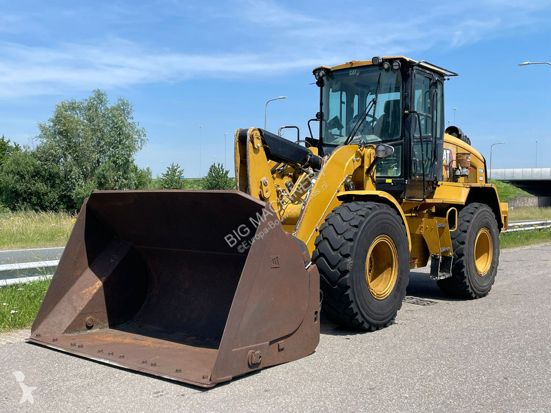 Pala Caterpillar M